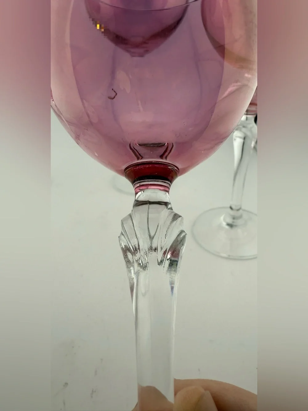 5 Colony Bijoux Pink (Iridescent) wine glasses. 8oz